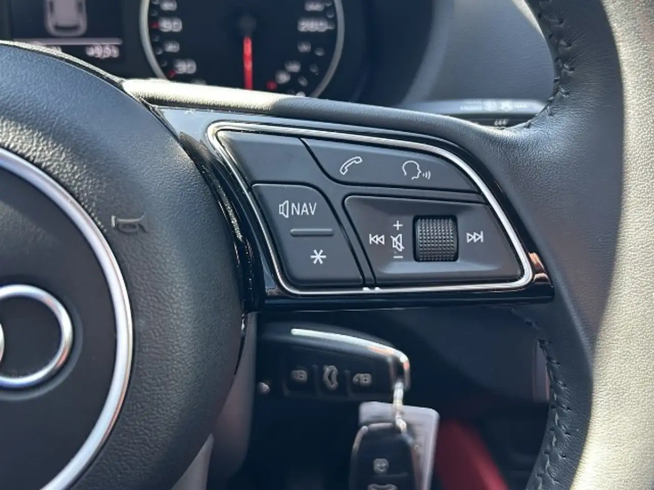 Audi Q2 1.4 TFSI Sport — photo 10