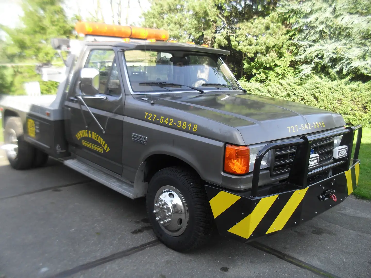 Ford F 350 Takelwagen Grau - 1