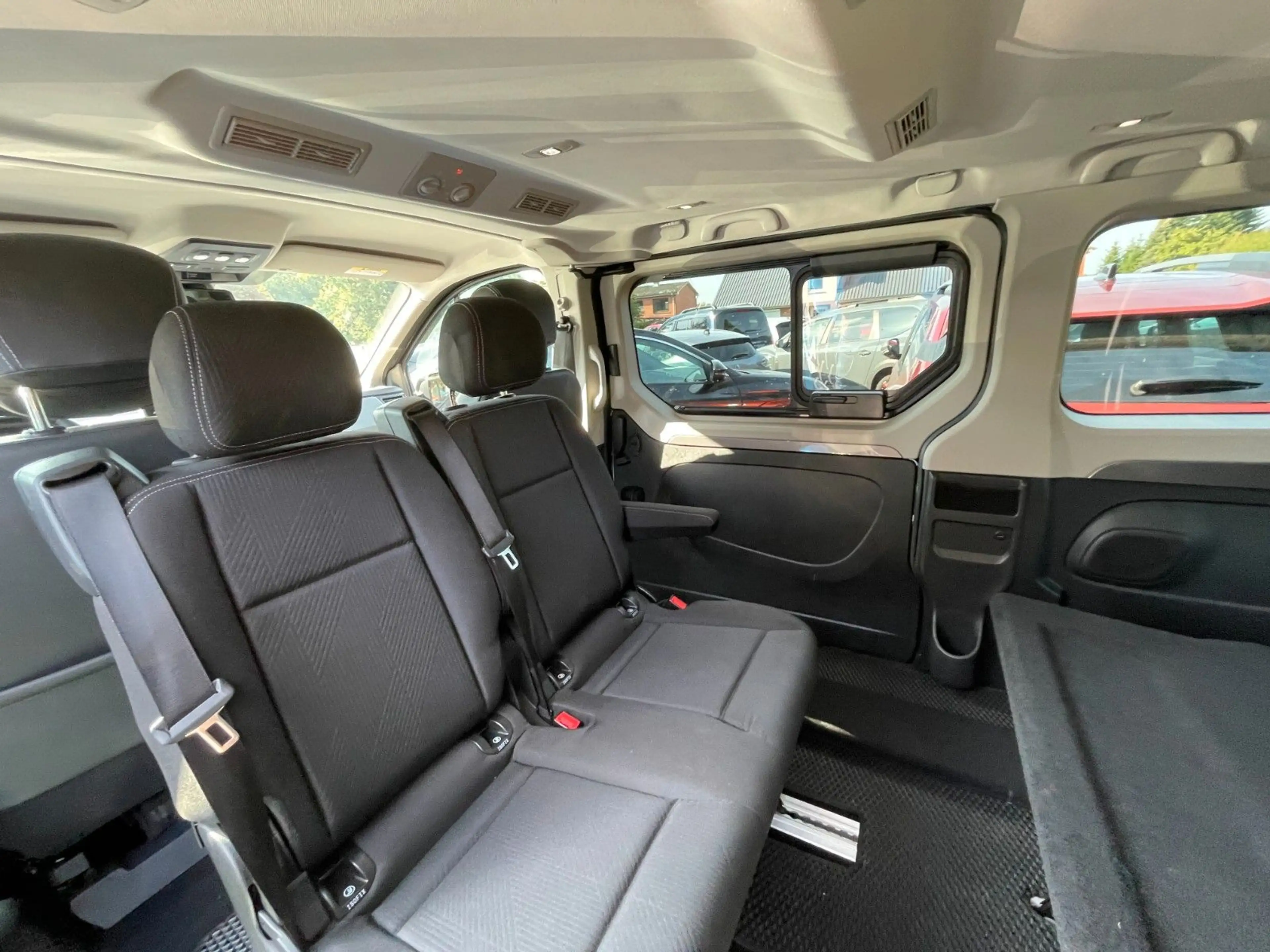 Renault Trafic Combi L2H1 Grand SpaceClass — photo 11