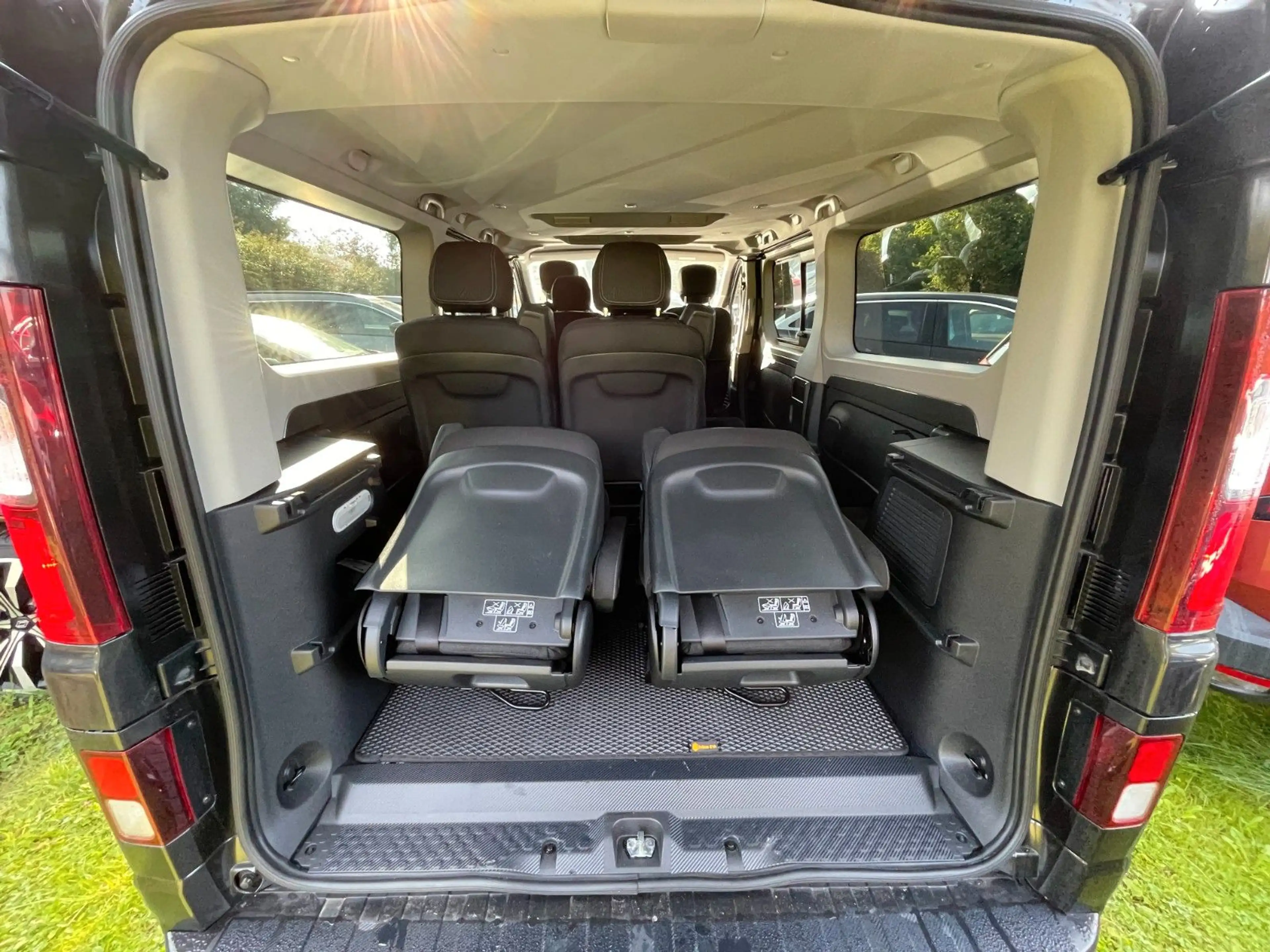 Renault Trafic Combi L2H1 Grand SpaceClass — photo 7