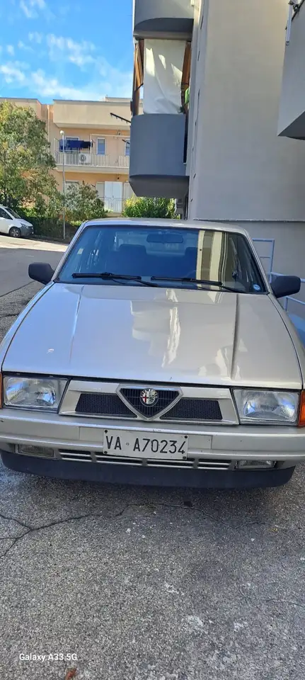 Alfa Romeo 75