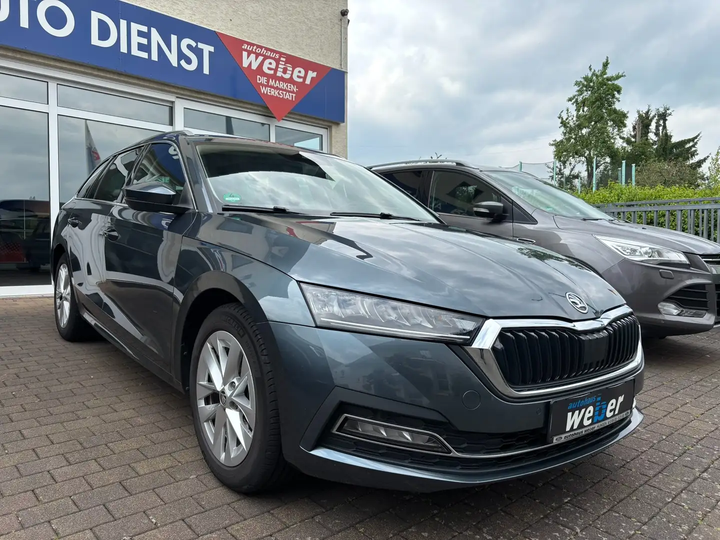Skoda Octavia First Edition*KAM*NAV*CARPLAY*MEMO-Sitz.*LED*ViCo Grau - 1