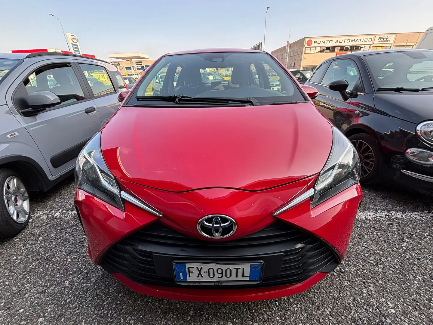 Toyota Yaris Yaris III 2017 5p 1.0 Active my18 Rood - 2