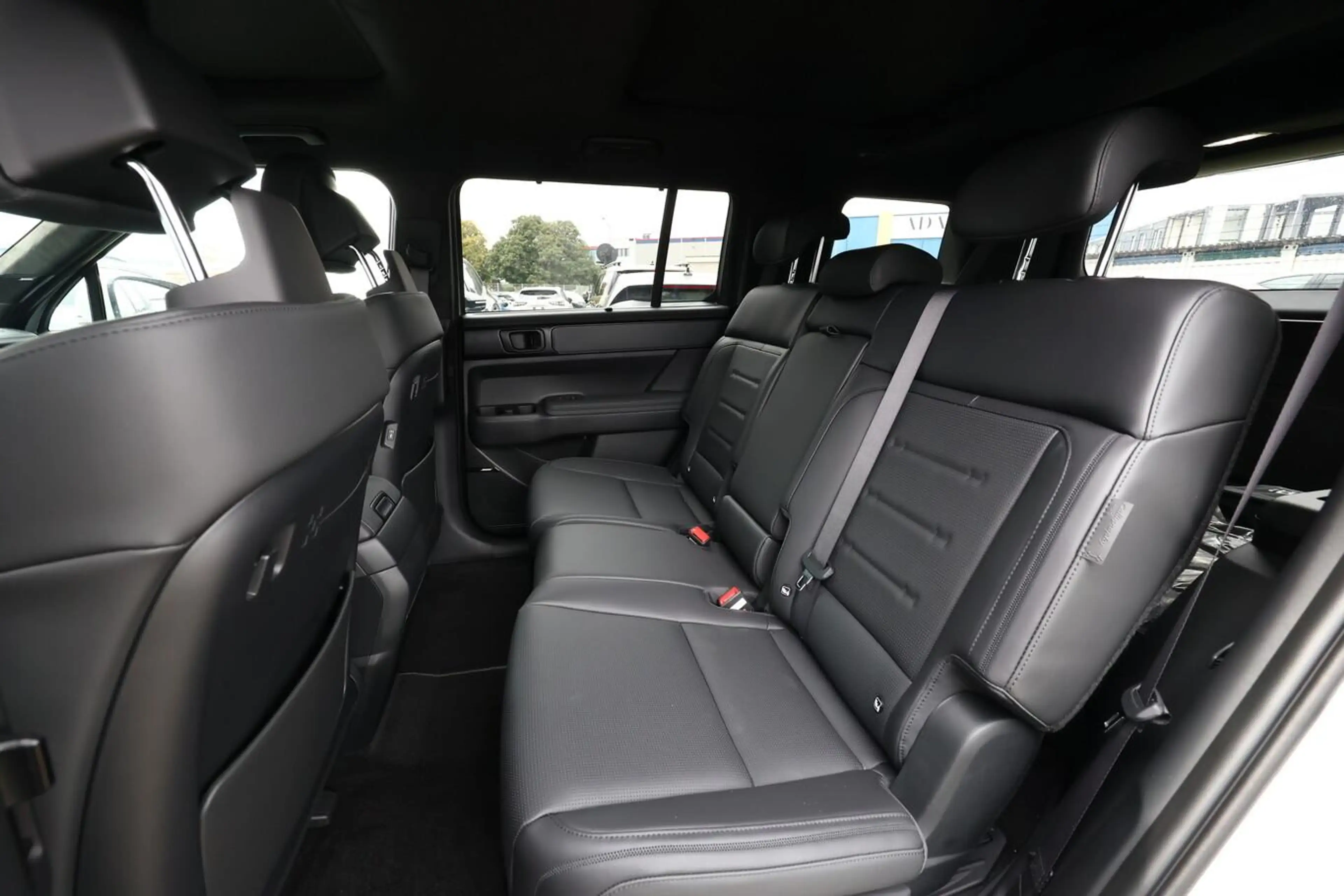 Hyundai SANTA FE HEV 4WD Blackline 7S Nappa Pano 20Z HUD 132 kW ... — photo 10