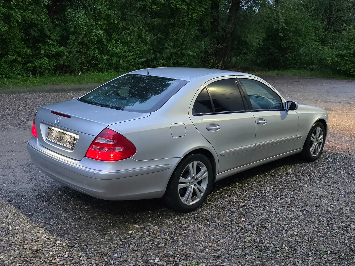 Mercedes-Benz E 240 E 240 Elegance Stříbrná - 2