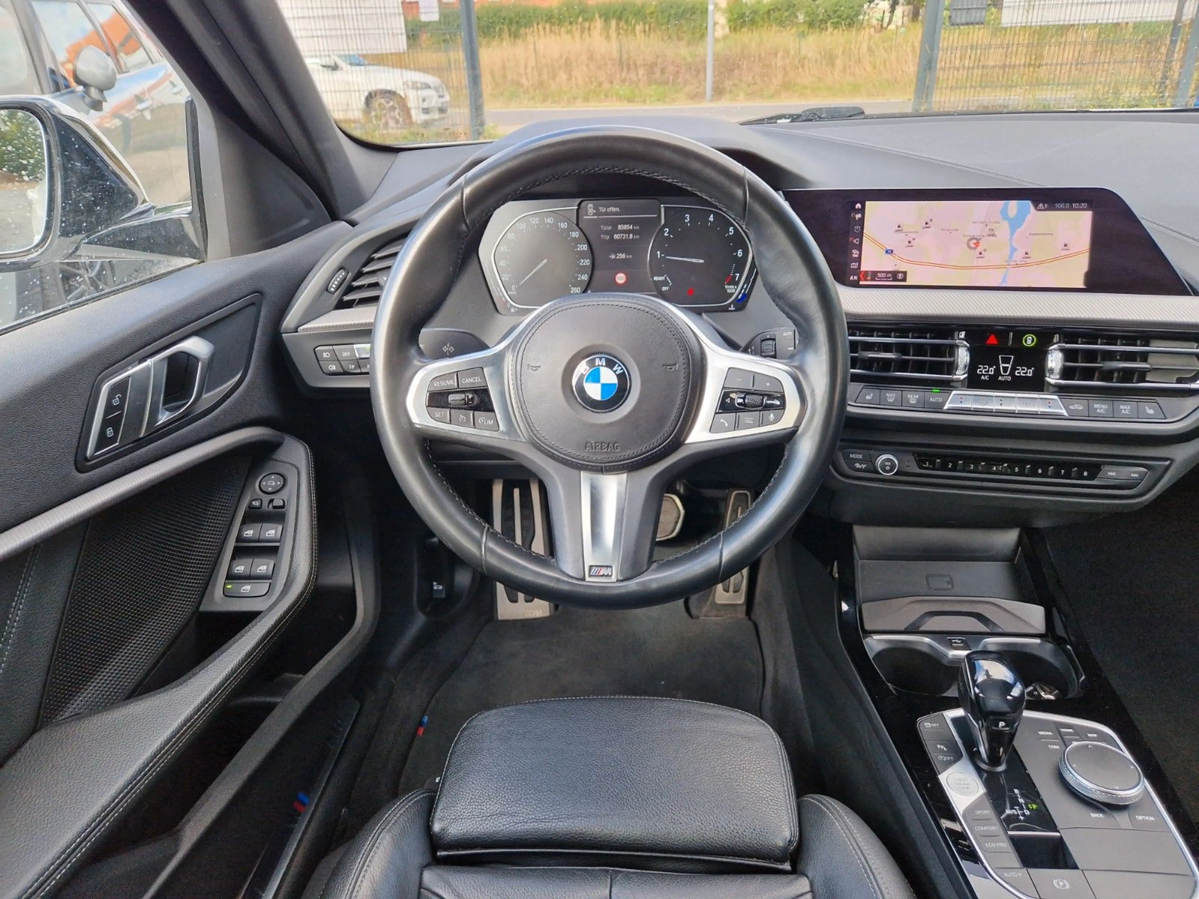 BMW 118 i M Sport AT LEDER LIVECOCKPIT — photo 10
