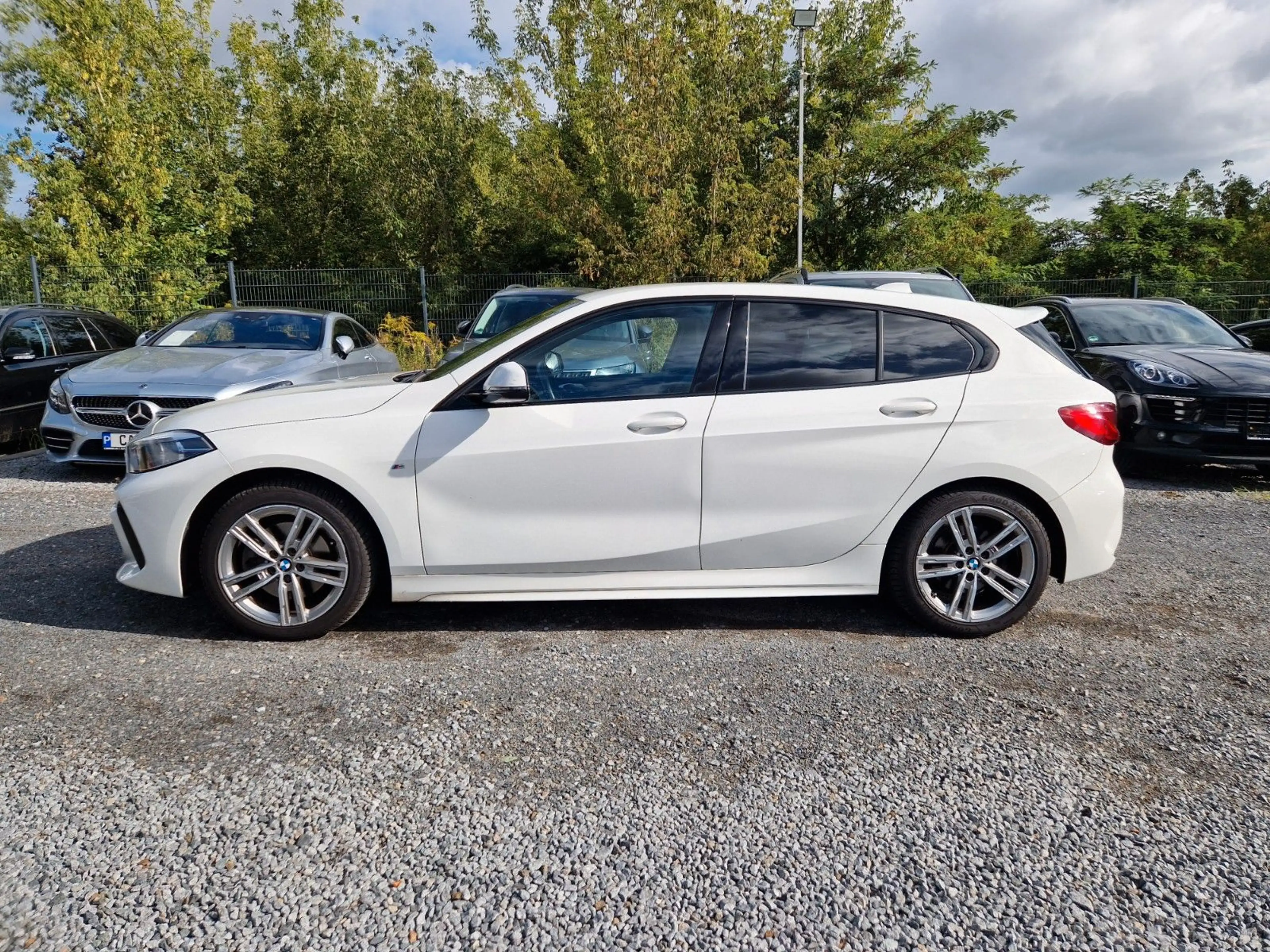 BMW 118 i M Sport AT LEDER LIVECOCKPIT — photo 3