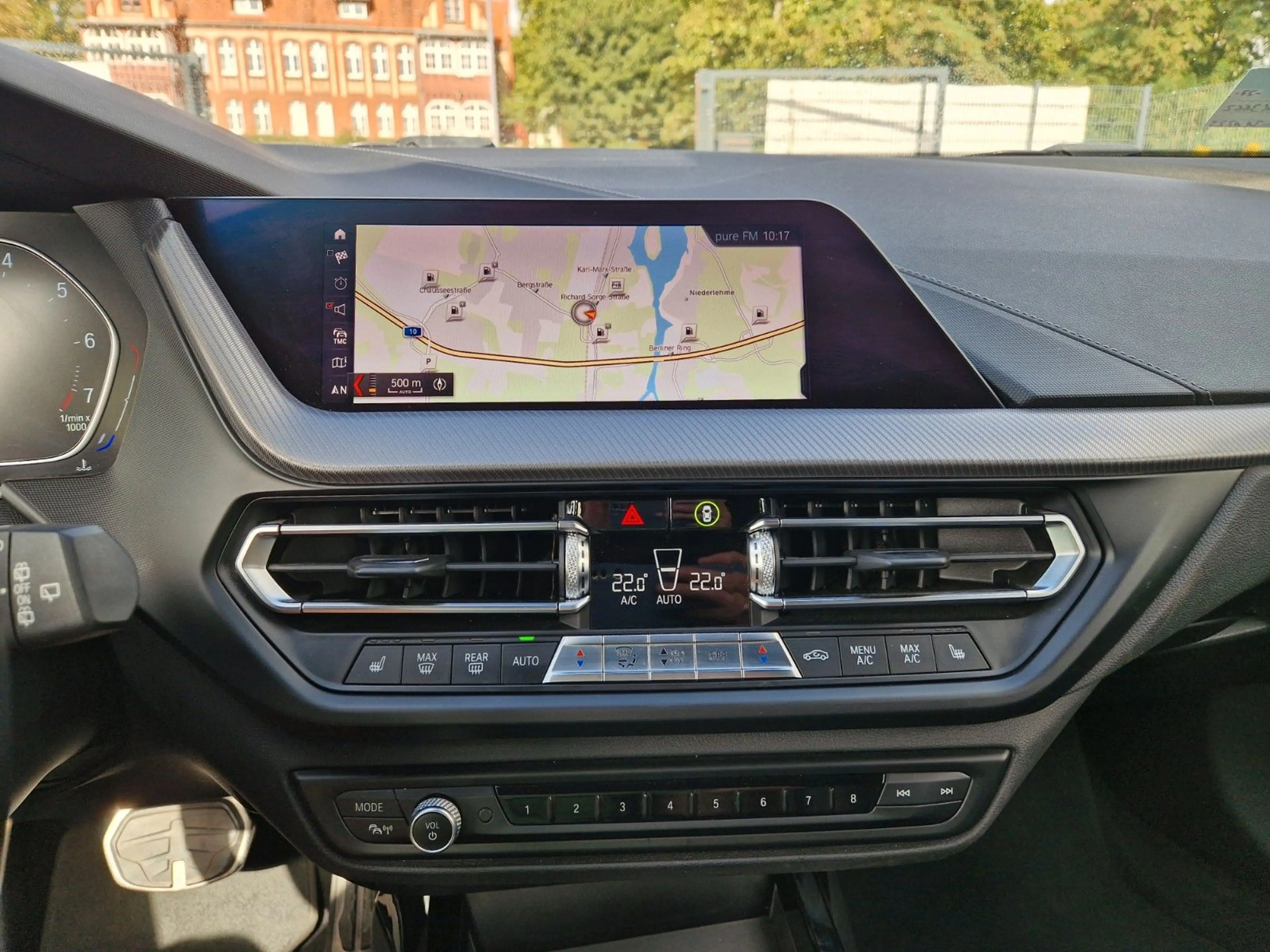 BMW 118 i M Sport AT LEDER LIVECOCKPIT — photo 12
