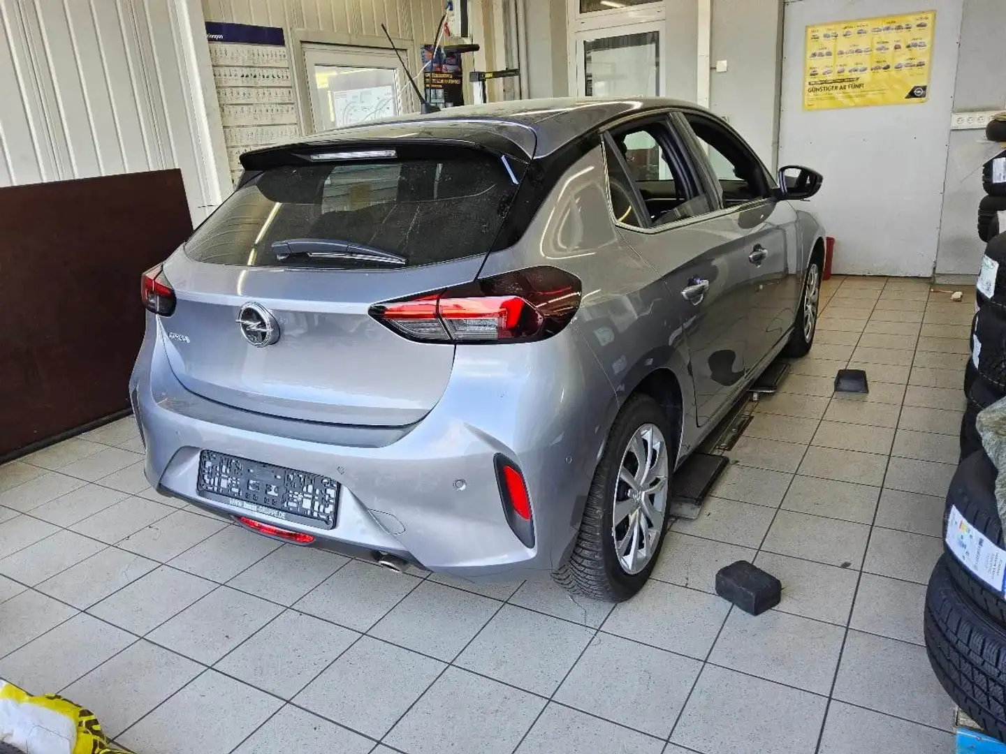 Opel Corsa F 1.2 T[Euro6d] S/S 5-T Ultimate Silber - 2