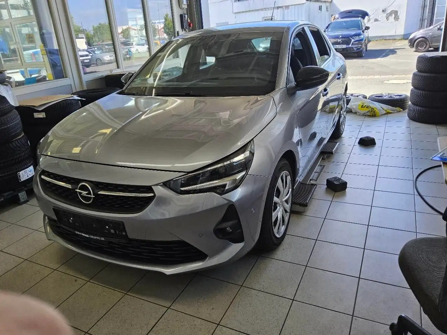 Opel Corsa F 1.2 T[Euro6d] S/S 5-T Ultimate Silber - 1