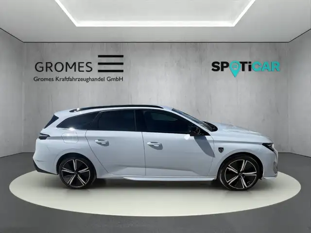 Peugeot 308 view 2