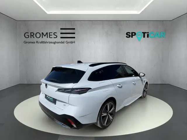 Peugeot 308 view 3