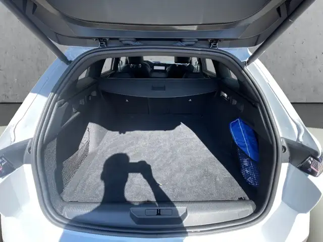 Peugeot 308 view 7