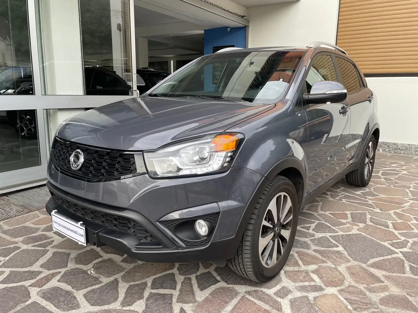 SsangYong Korando 2.0 e-xdi Plus awd 148cv UNICO PROPR. BELLISSIMA Grigio - 1