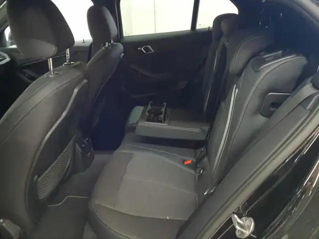 BMW 1 Series view 8