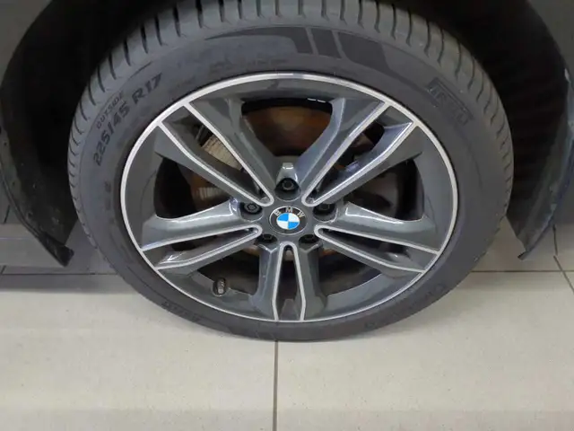 BMW 1 Series view 14