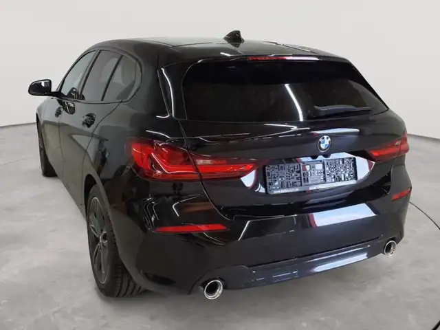 BMW 1 Series view 2
