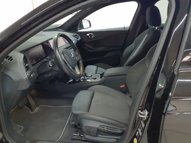 BMW 1 Series view 3
