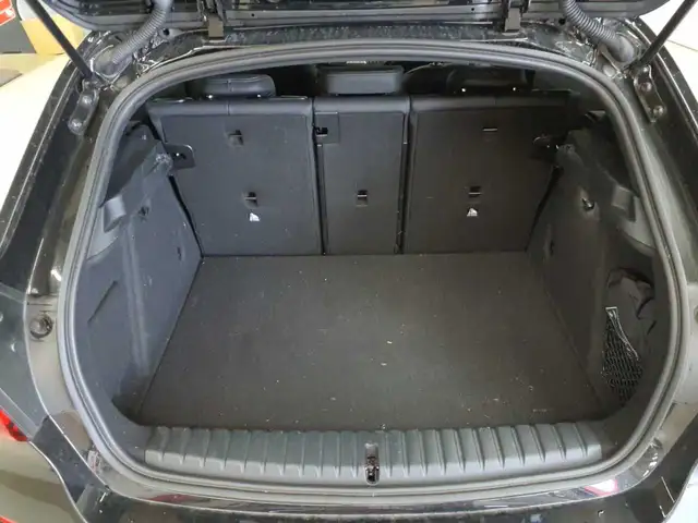 BMW 1 Series view 10