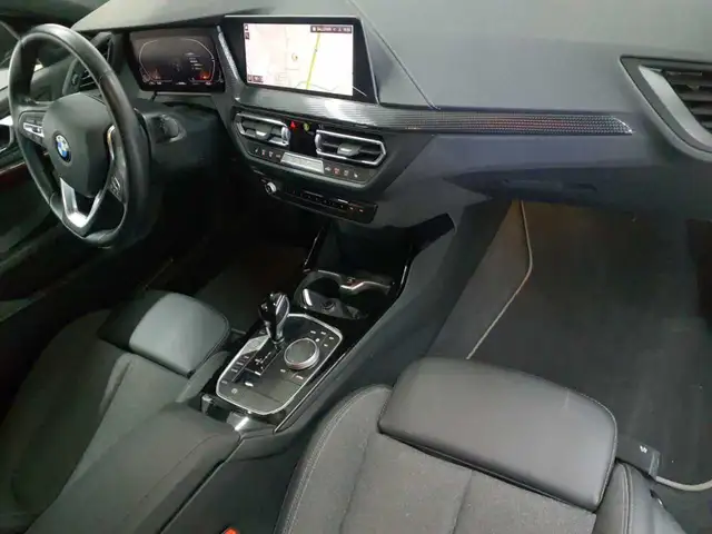 BMW 1 Series view 13