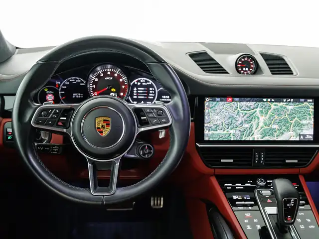 Porsche Cayenne view 8