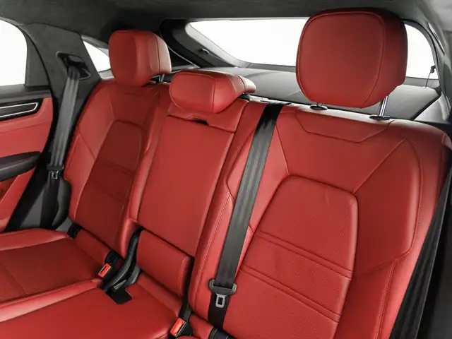 Porsche Cayenne view 10