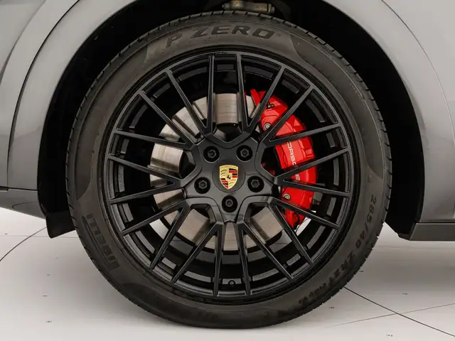 Porsche Cayenne view 6