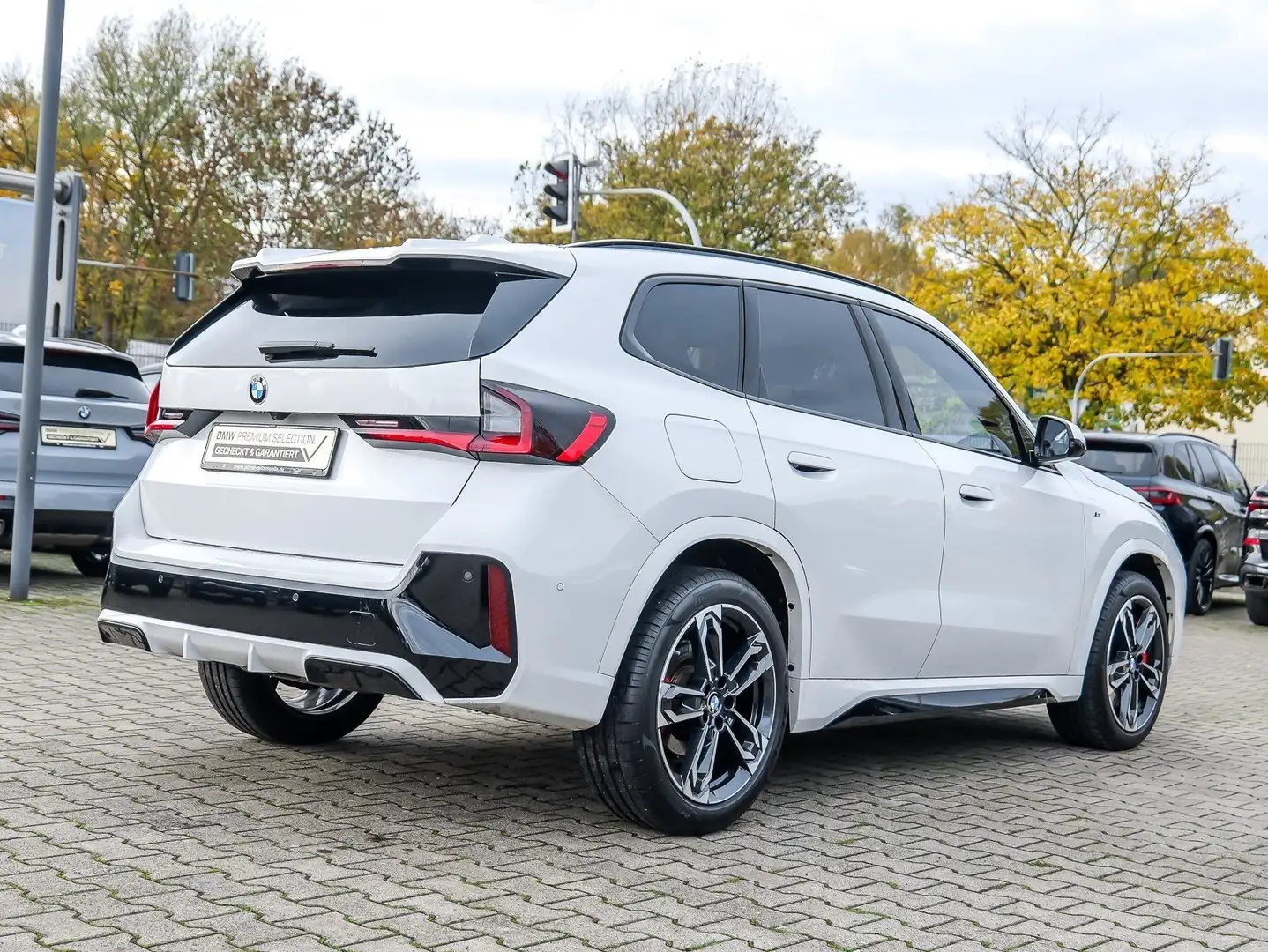 BMW X1 xDrive23d M Sport Pro AHK Pano HuD H/K DA Prof. DA Weiß - 2