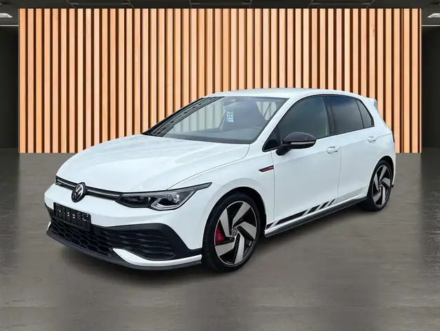 Volkswagen Golf view 2