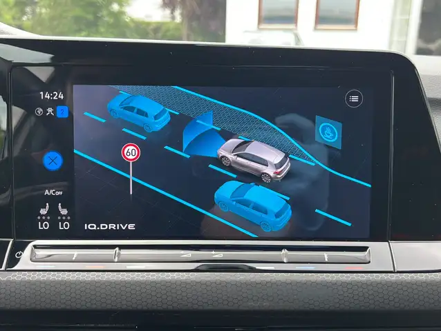 Volkswagen Golf view 11