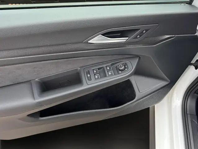 Volkswagen Golf view 8