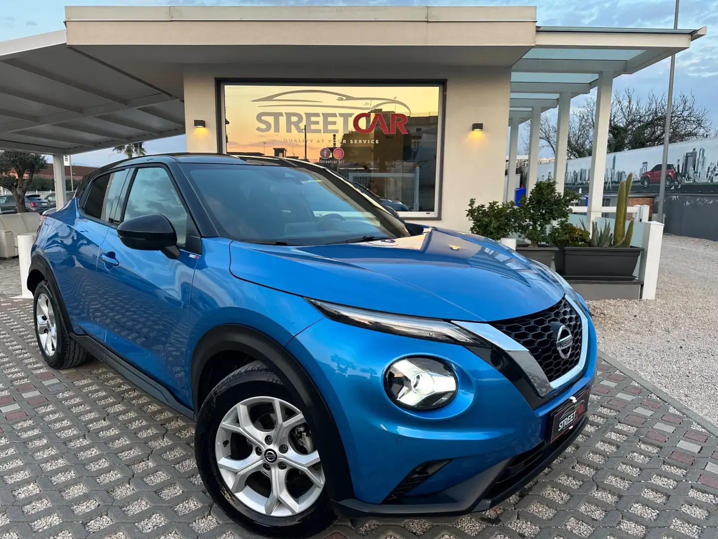 Nissan Juke 1.0 DIG-T 114 CV DCT Tekna Bleu - 1