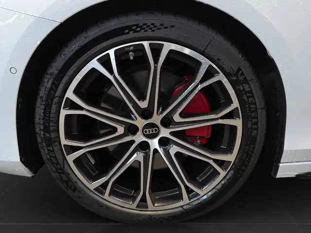 Audi A6 view 7