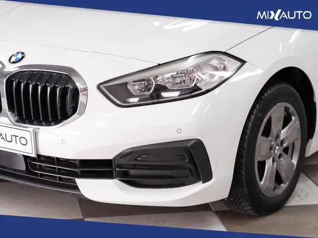 BMW 1 Series view 9