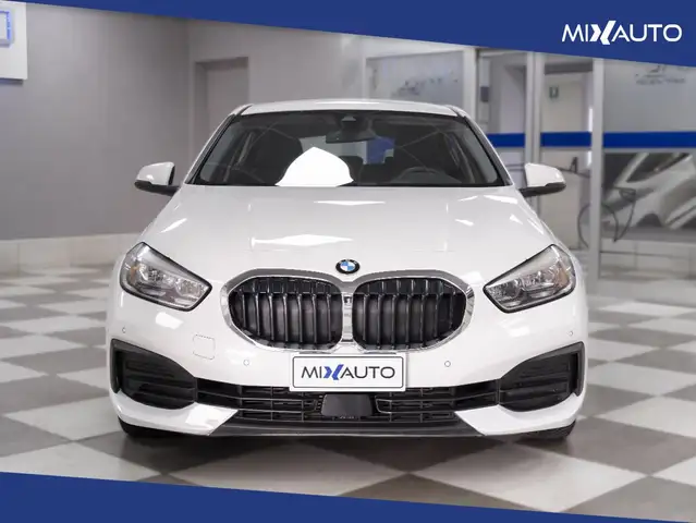 BMW 1 Series view 2