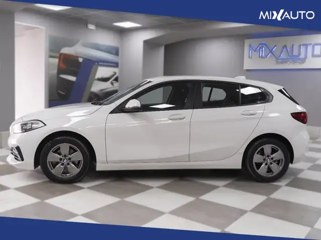 BMW 1 Series view 3