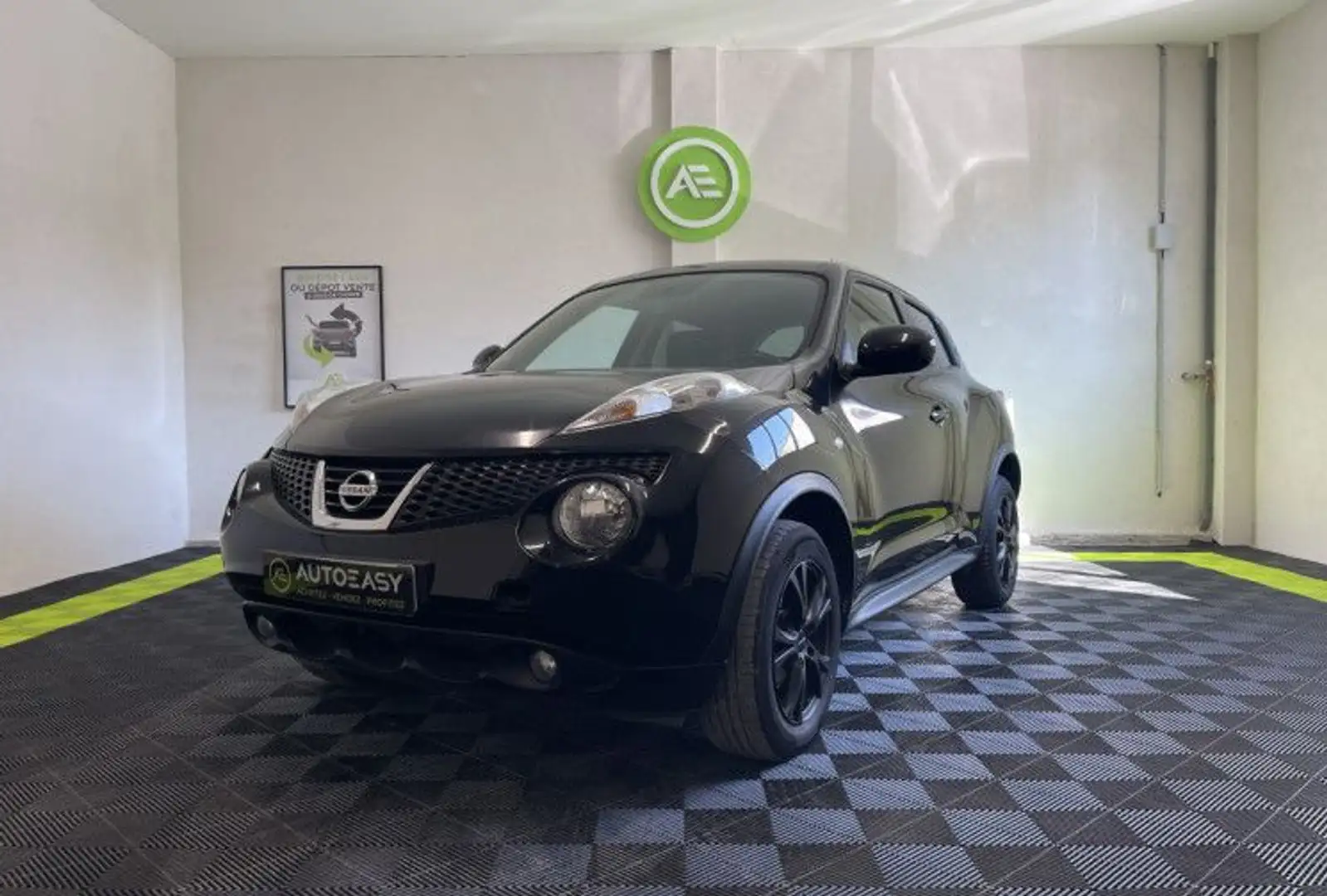 Nissan Juke I (F15) 1.6 117ch Tekna CVT Schwarz - 1