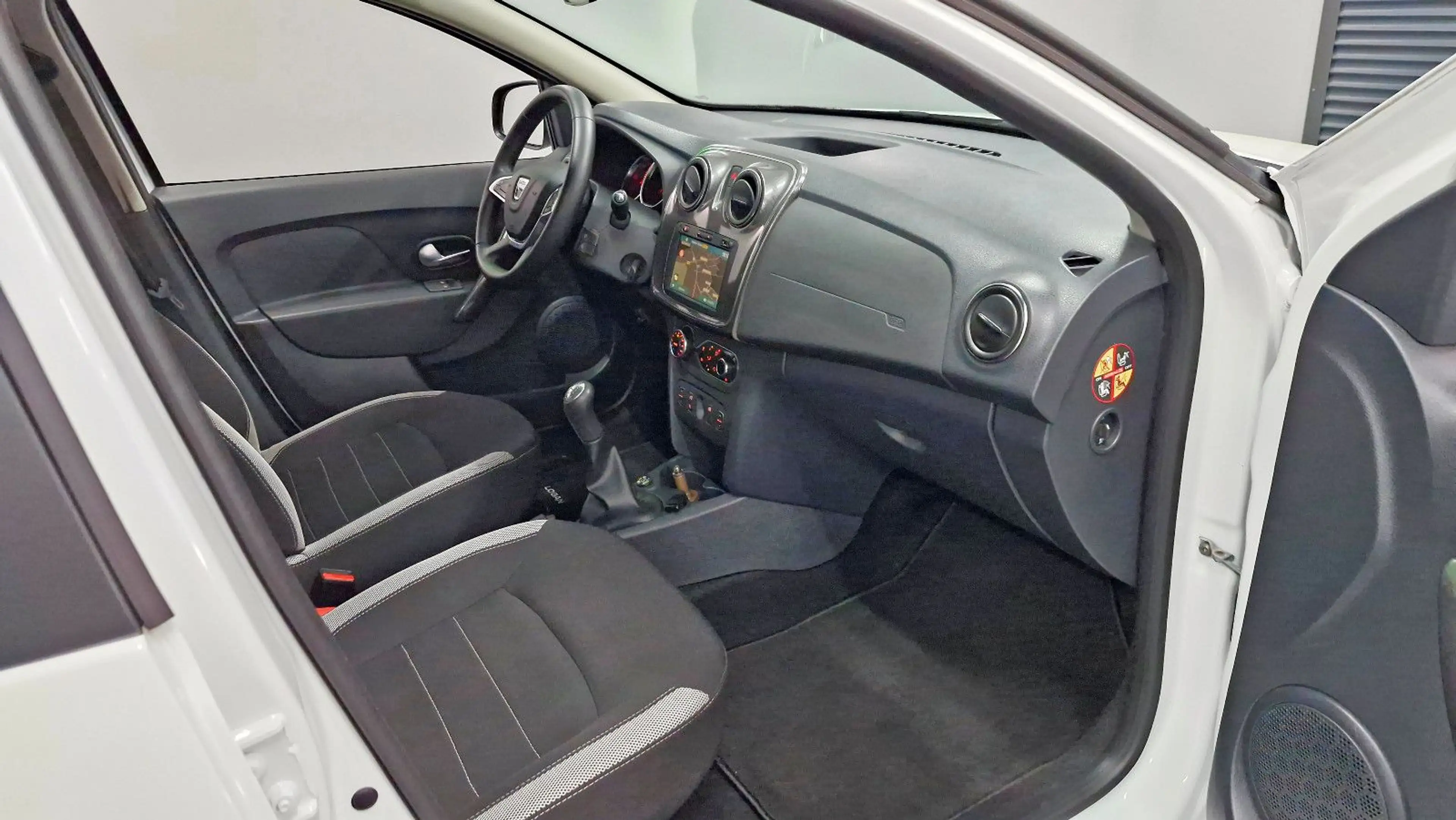 Dacia Logan Kombi Stepway / LPG / AHK / Kamera — photo 6