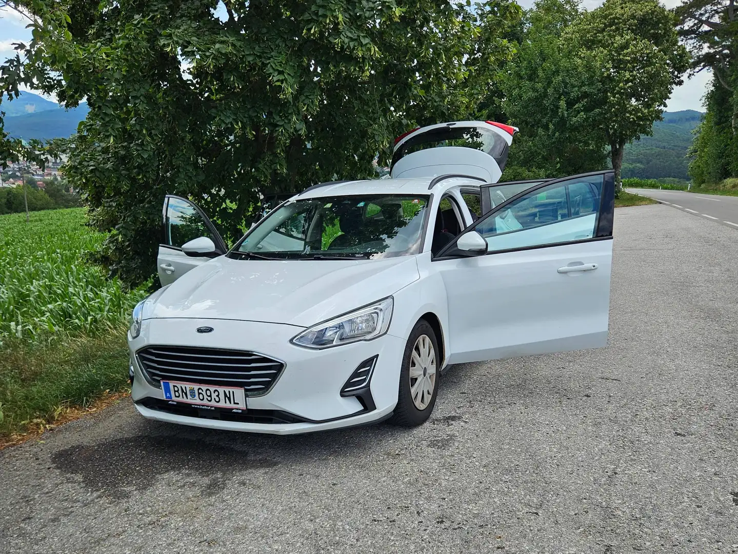 Ford Focus Focus Traveller 1,5 EcoBlue Trend Trend Weiß - 2