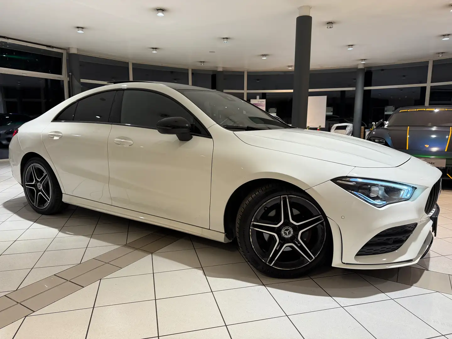 Mercedes-Benz CLA 180 CLA 180 d (118.303) Blanc - 1