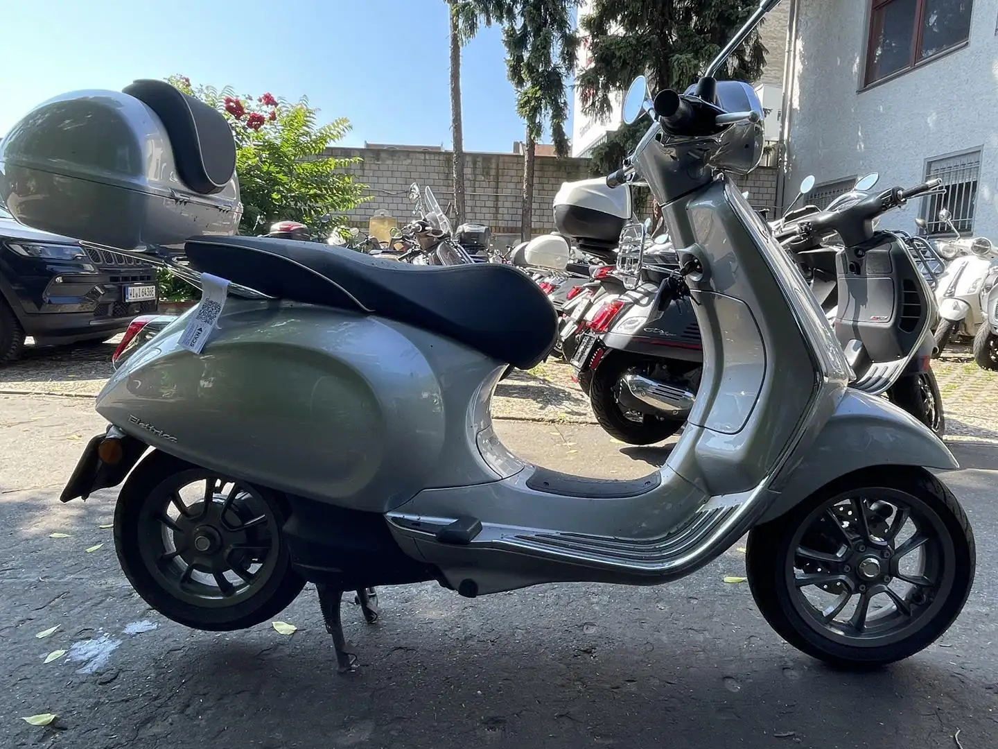 Vespa Elettrica 45 km/h bis zu 100 Km Reichweite Srebrny - 2