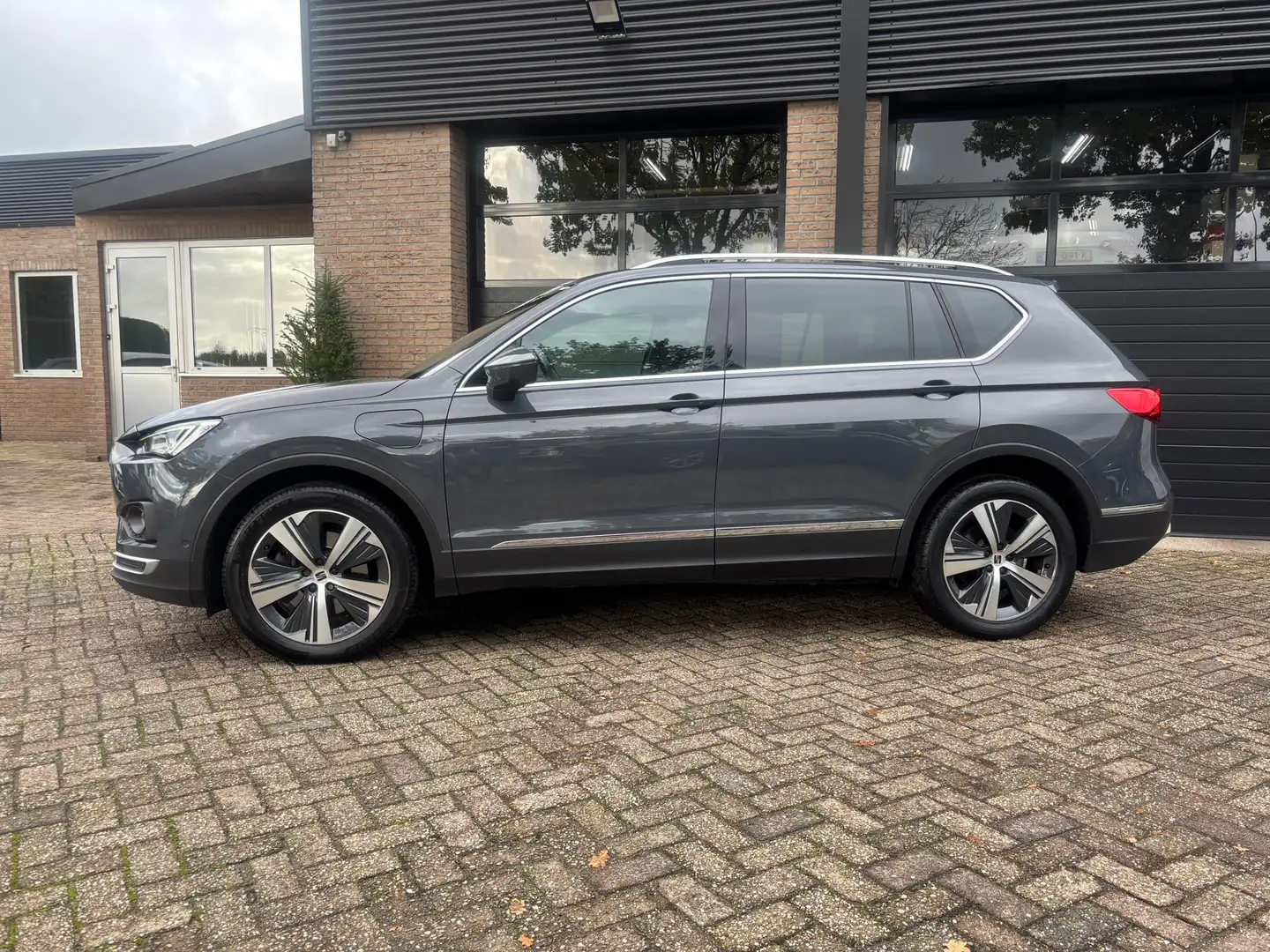 SEAT Tarraco 1.4 TSI e-Hybrid PHEV Xcellence Trekhaak Camera St Grau - 2