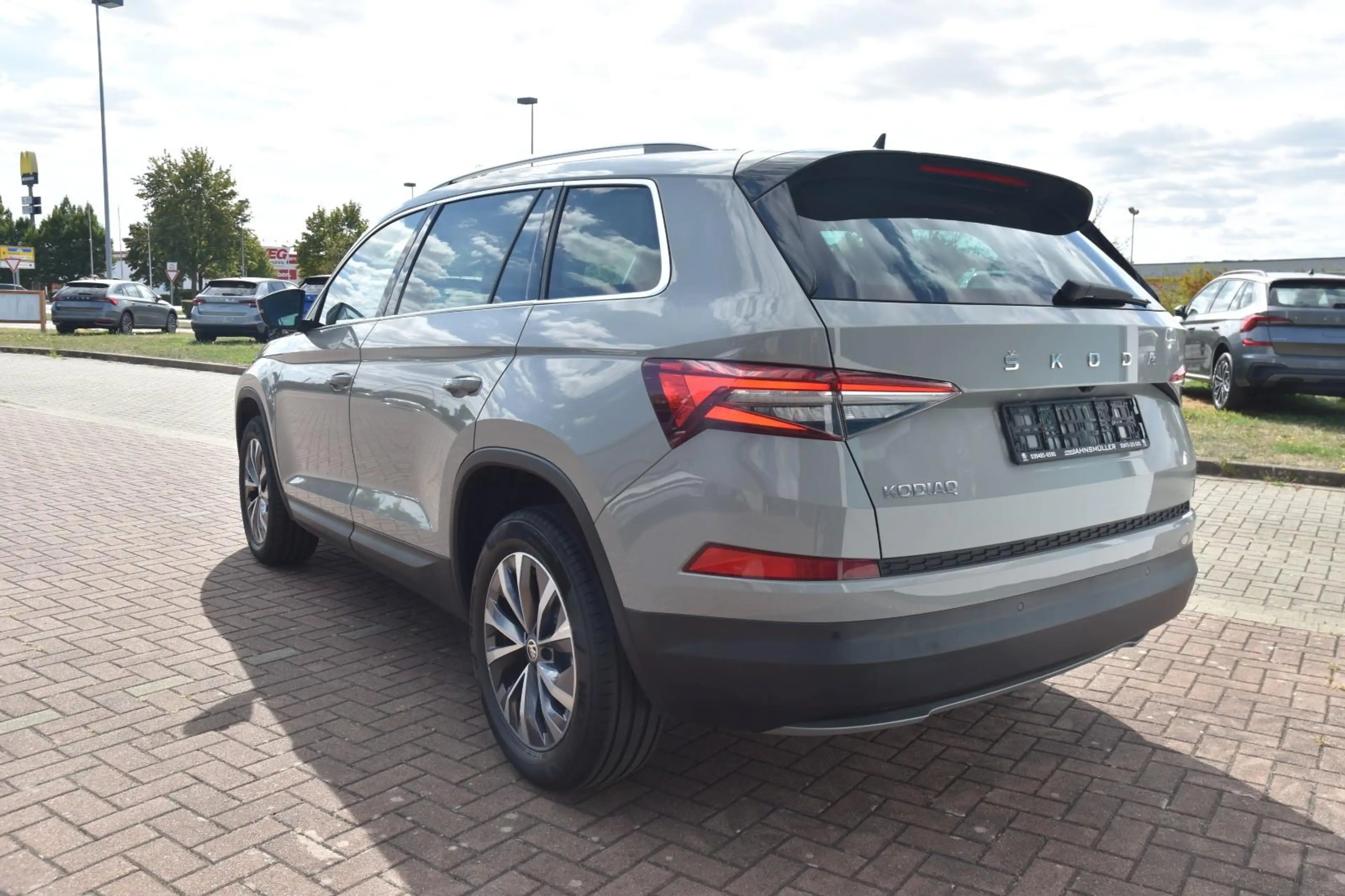 Skoda Kodiaq 2.0 TDI DSG*Matrix*Navi*AHK*Sthz.*R.Cam.* — photo 5