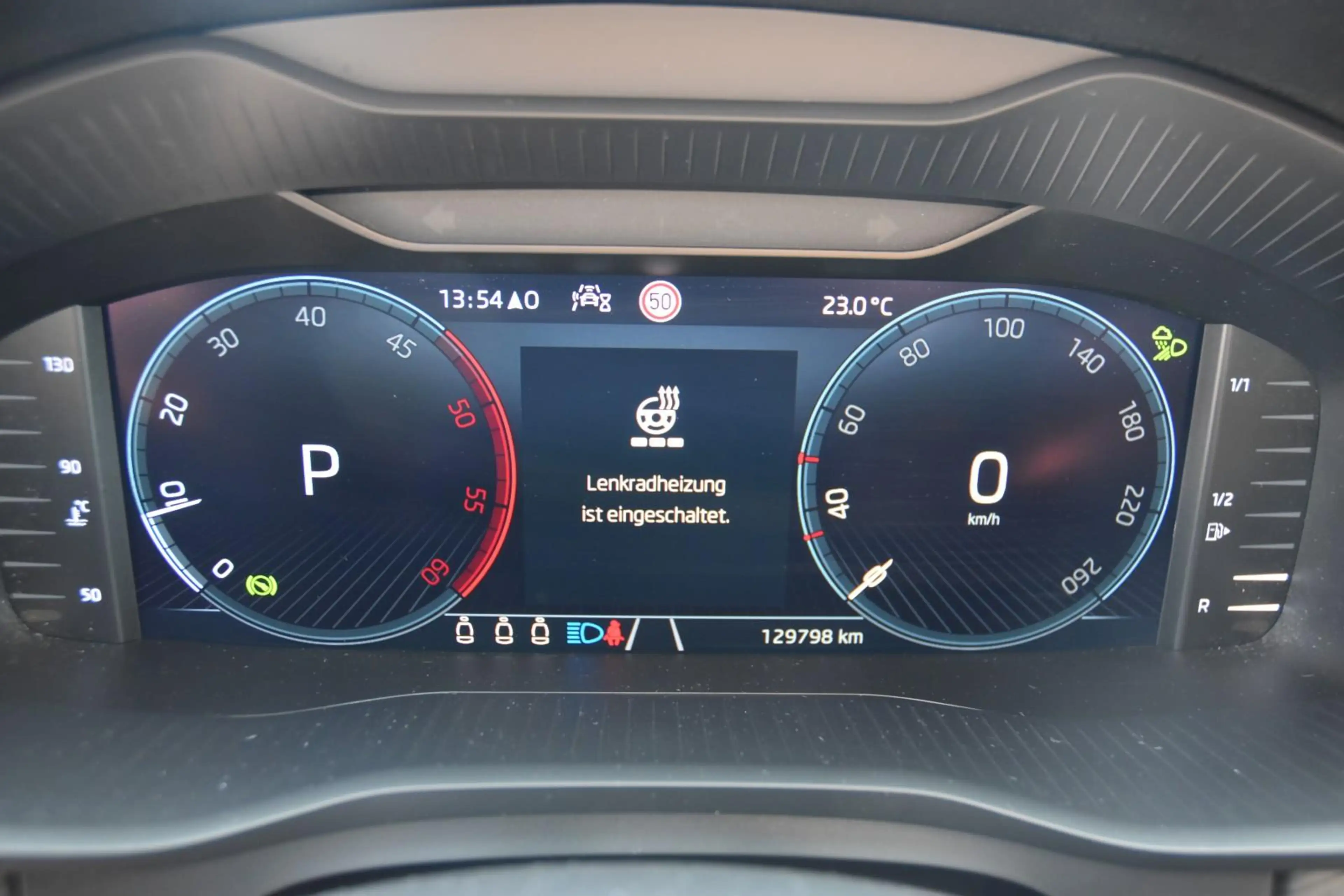 Skoda Kodiaq 2.0 TDI DSG*Matrix*Navi*AHK*Sthz.*R.Cam.* — photo 18