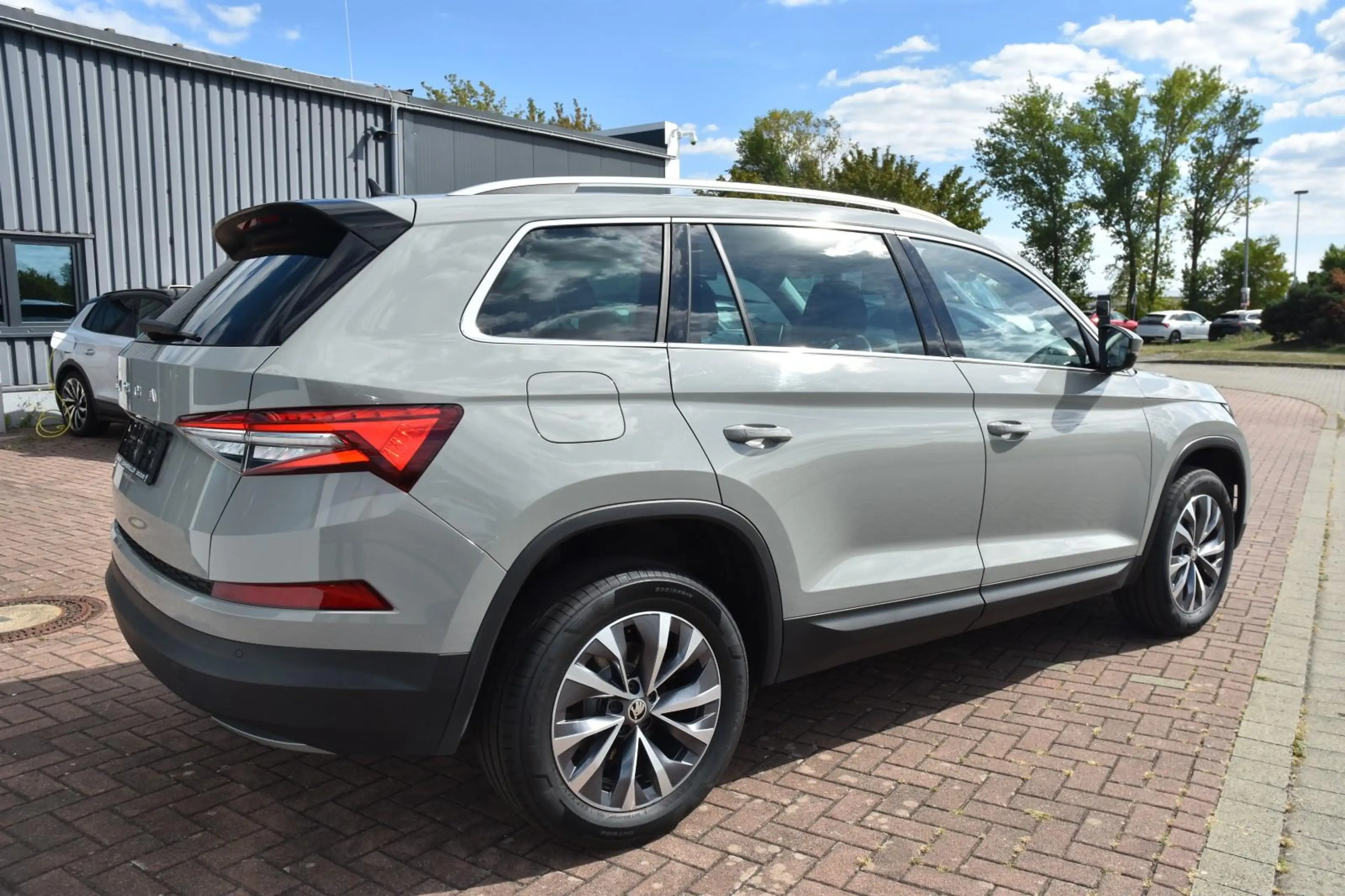 Skoda Kodiaq 2.0 TDI DSG*Matrix*Navi*AHK*Sthz.*R.Cam.* — photo 7