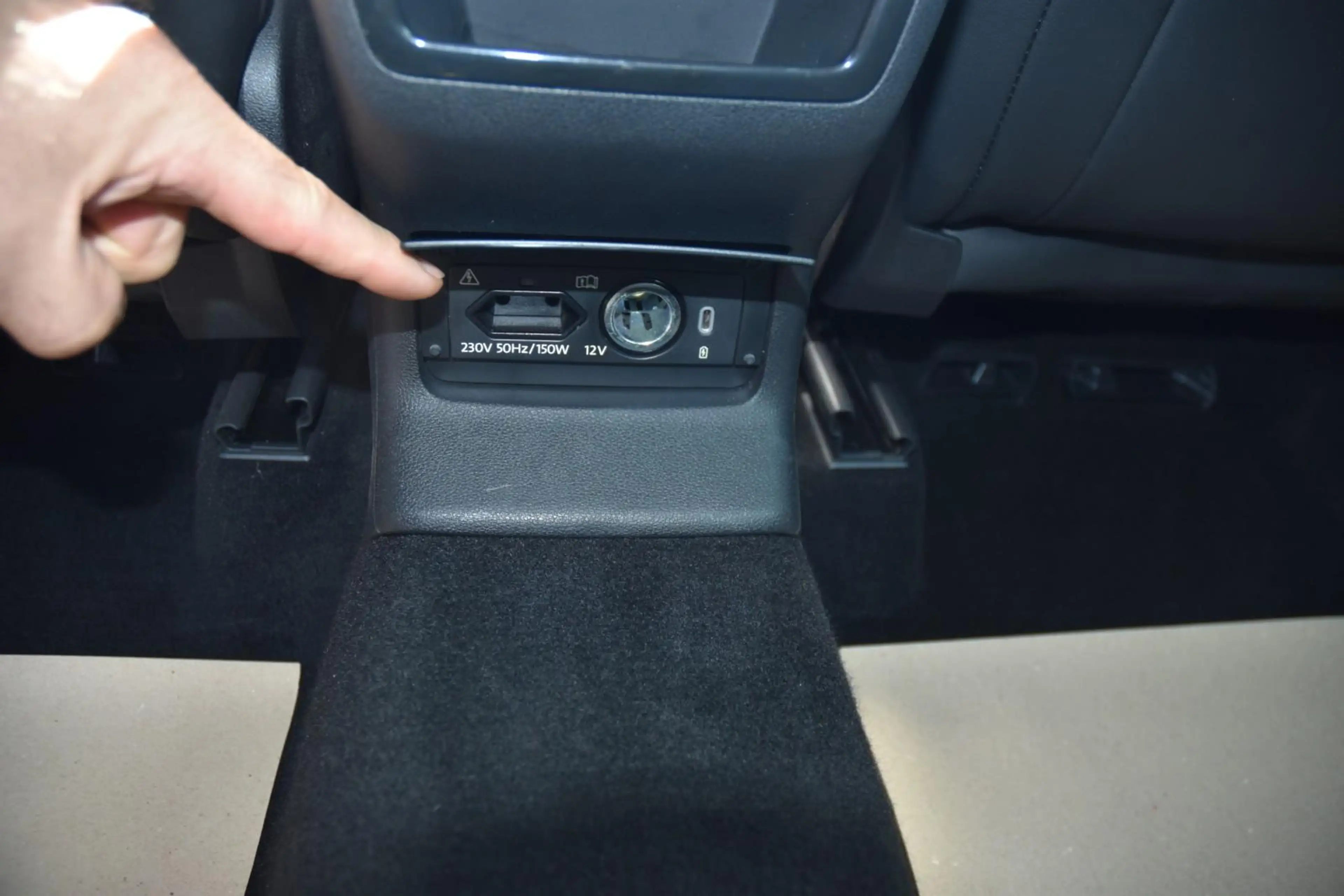 Skoda Kodiaq 2.0 TDI DSG*Matrix*Navi*AHK*Sthz.*R.Cam.* — photo 17