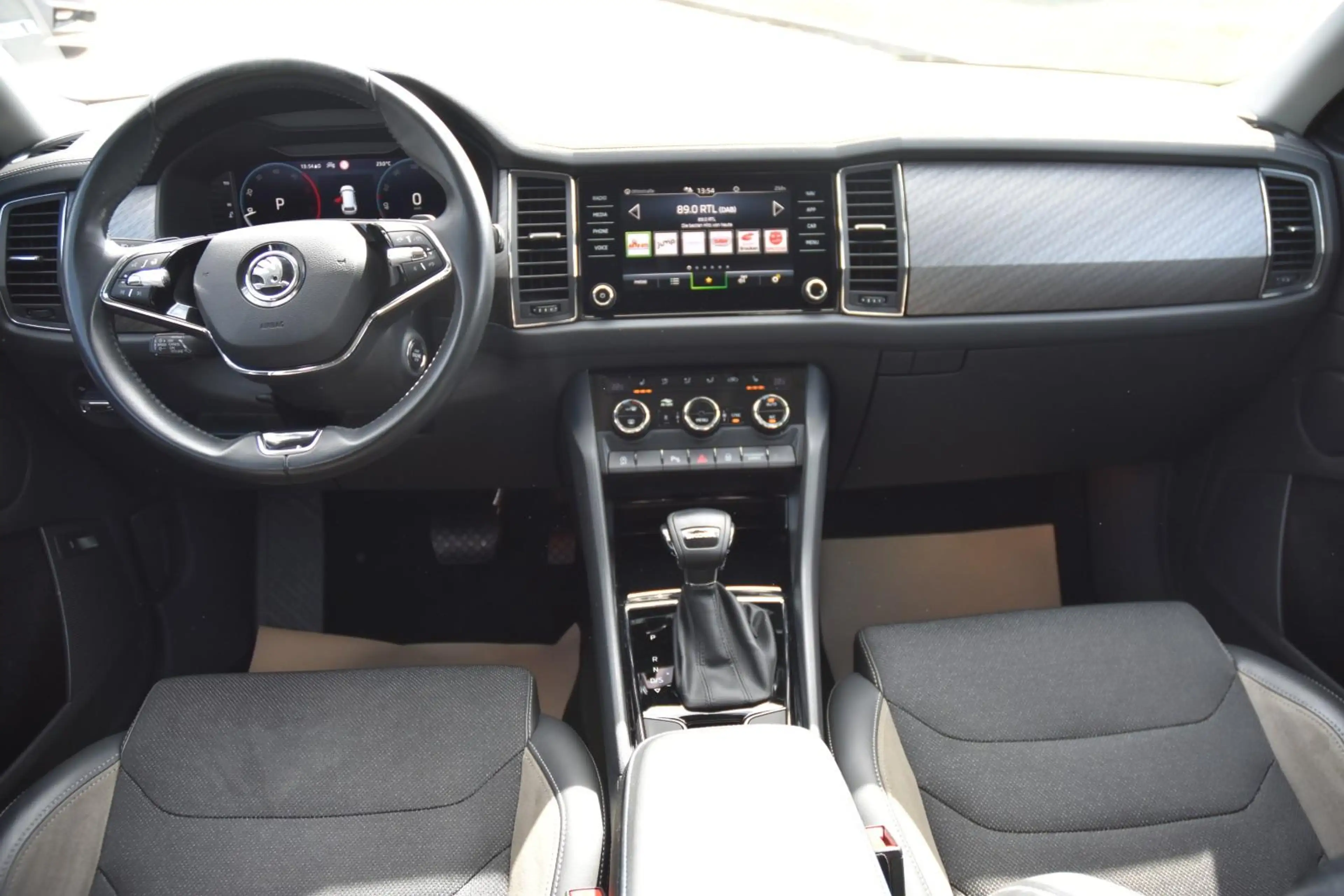 Skoda Kodiaq 2.0 TDI DSG*Matrix*Navi*AHK*Sthz.*R.Cam.* — photo 16