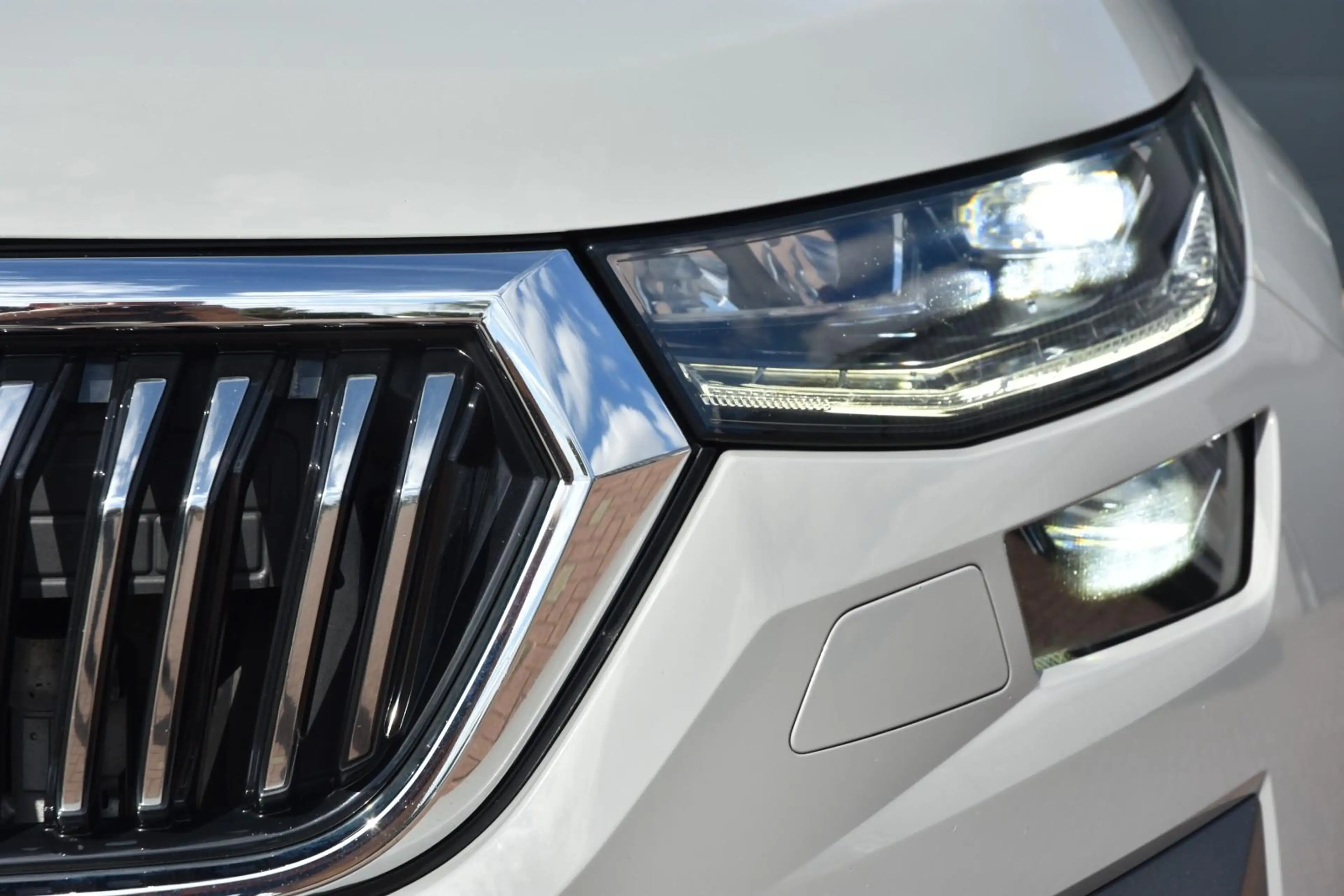 Skoda Kodiaq 2.0 TDI DSG*Matrix*Navi*AHK*Sthz.*R.Cam.* — photo 28