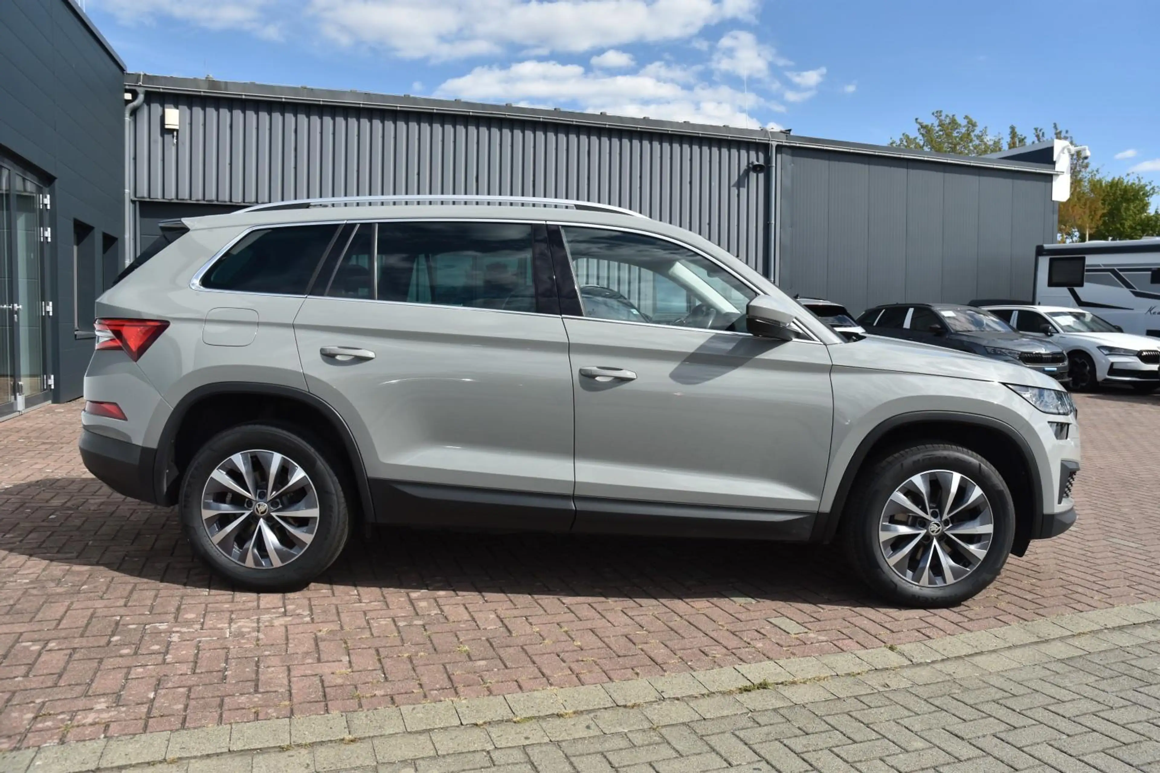 Skoda Kodiaq 2.0 TDI DSG*Matrix*Navi*AHK*Sthz.*R.Cam.* — photo 8