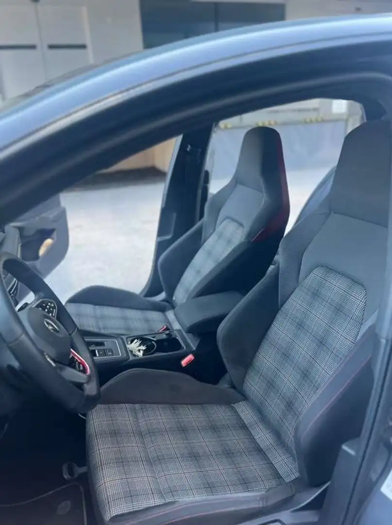 Volkswagen Golf GTI DSG - 1